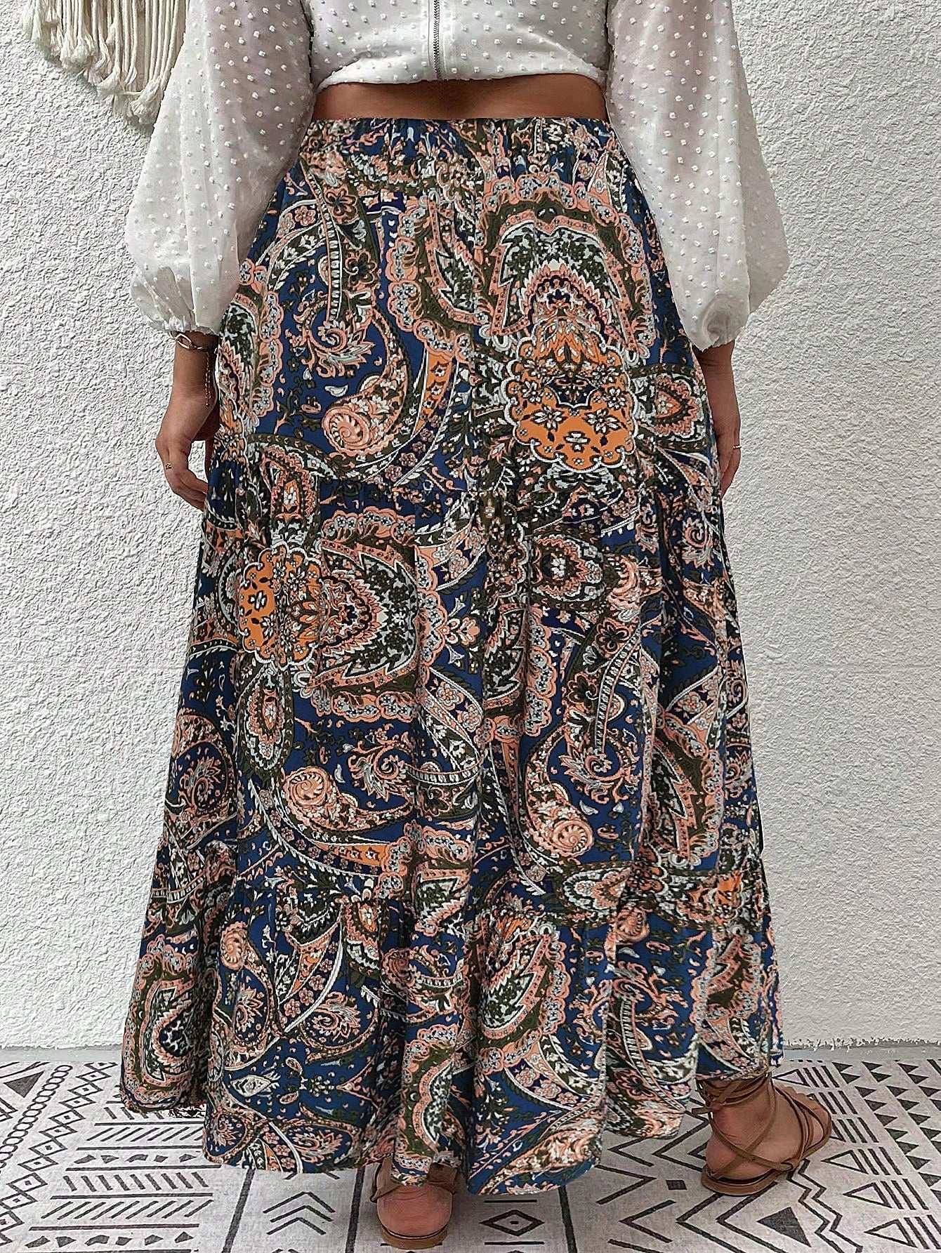 Saia feminina com estapa tipo mandala Pietra. Plus Size