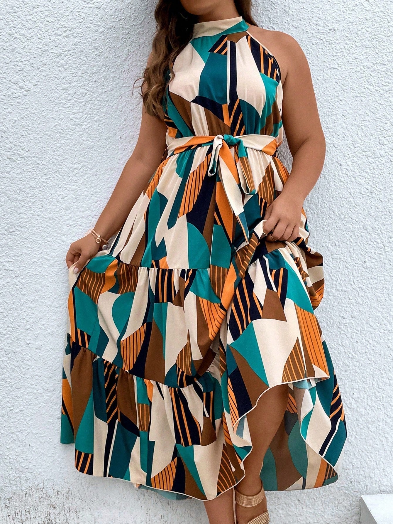 Vestido Feminino sem mangas Com Cinto Gina. Plus Size