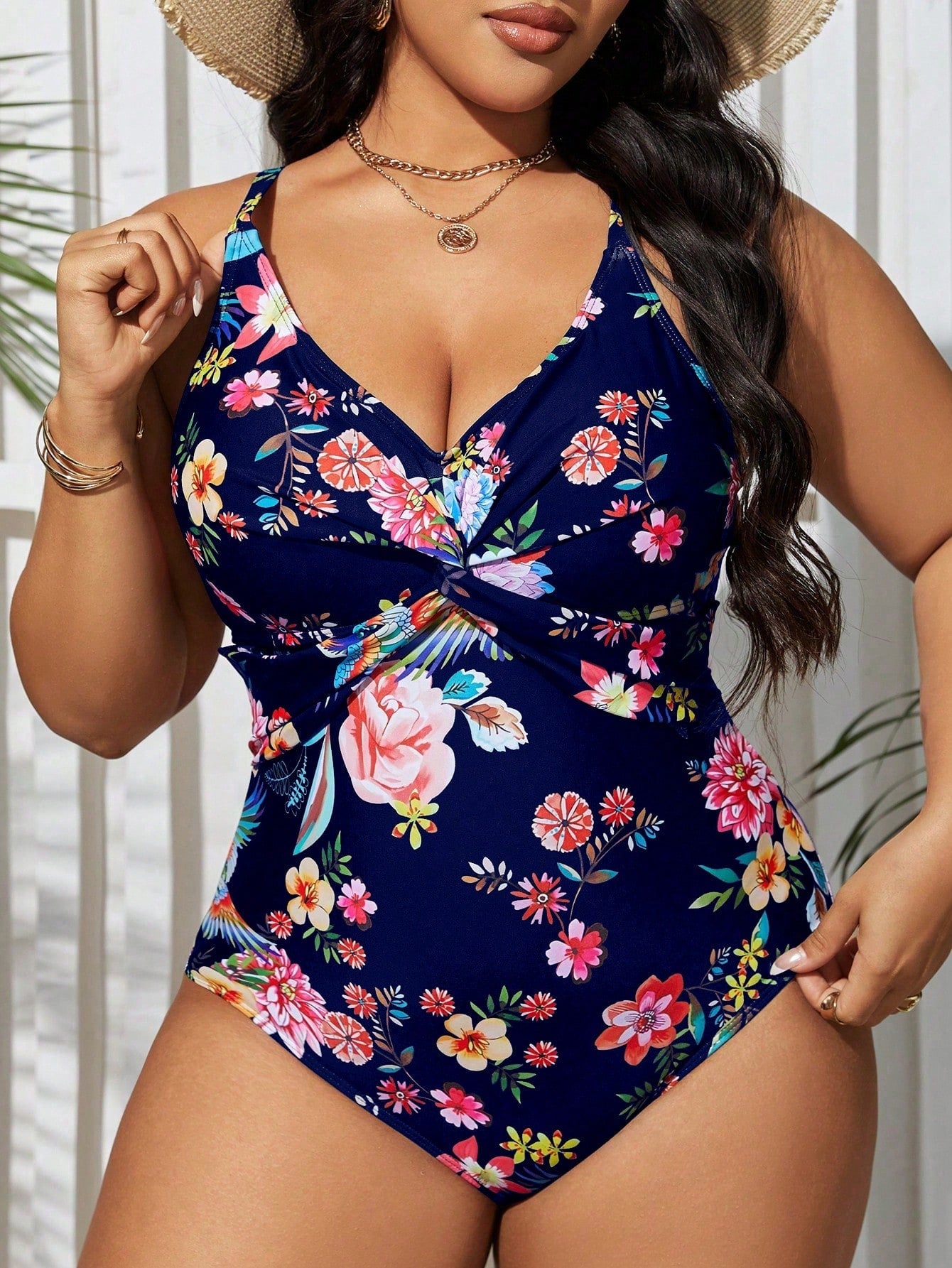 Maiô Feminino  frente torcida Vania. Plus Size