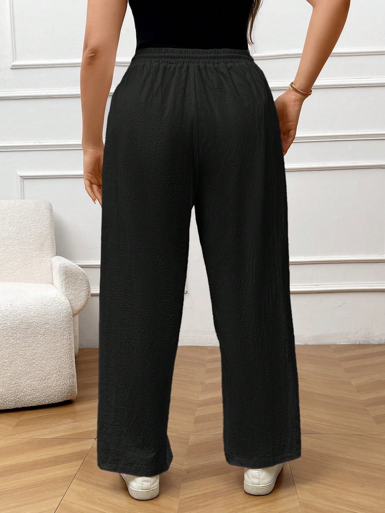 Calça feminina de linho com nó Bernadete. Plus Size