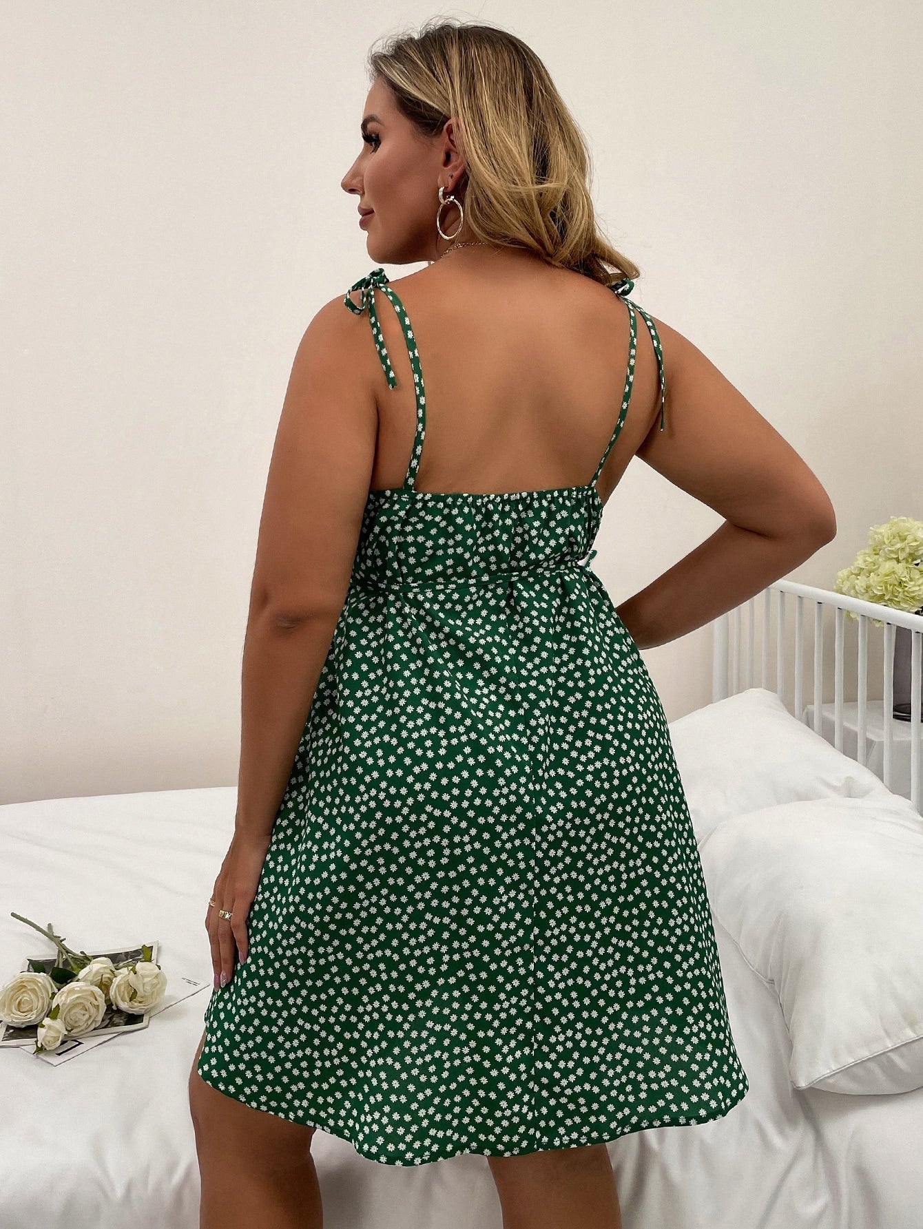 Vestido Feminino de alças finas Flower Plus Size.